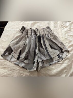 CALIA by Carrie Underwood Gray Watercolor Stripe Athletic Shorts